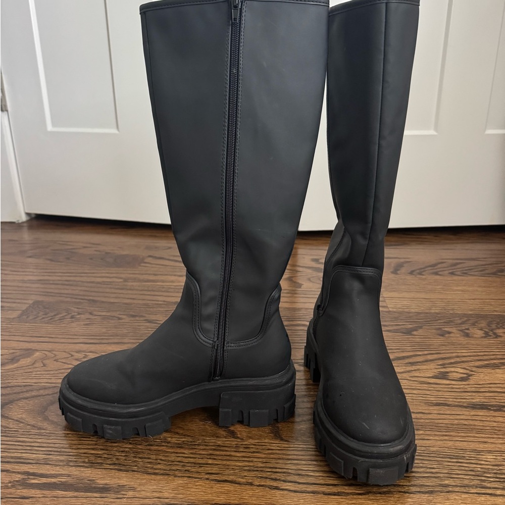 Chunky Black Women's Knee-High Boots